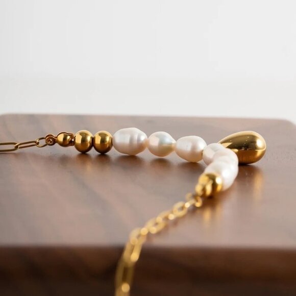 18K Gold Plated White Pearl Gold Bead Necklace - Picture 6 of 8